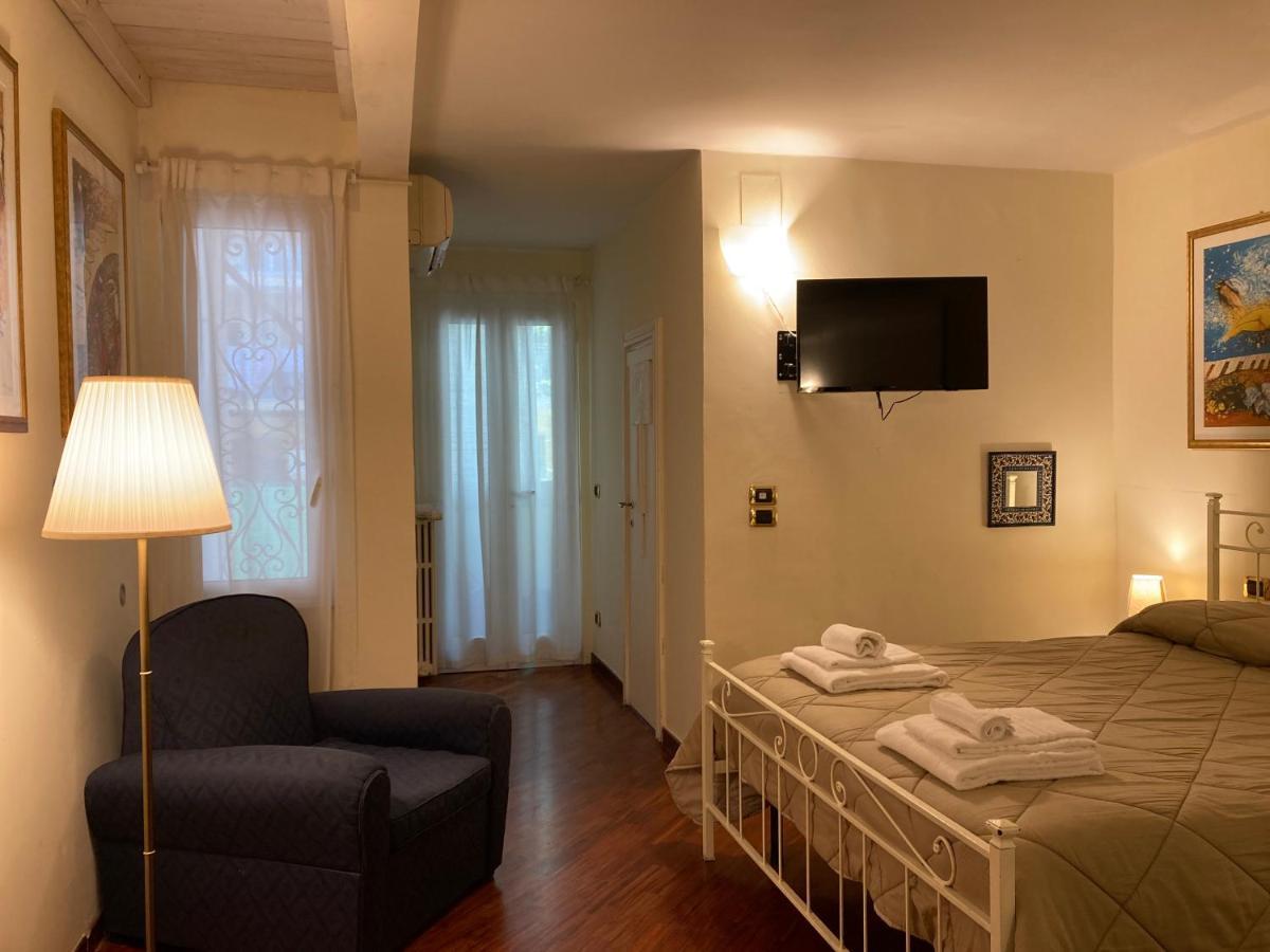 Araba Fenice Apartments - Bari Centro Bagian luar foto
