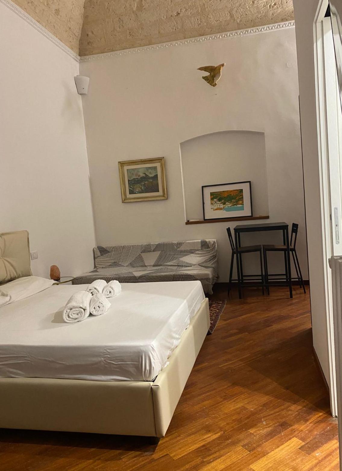 Araba Fenice Apartments - Bari Centro Bagian luar foto