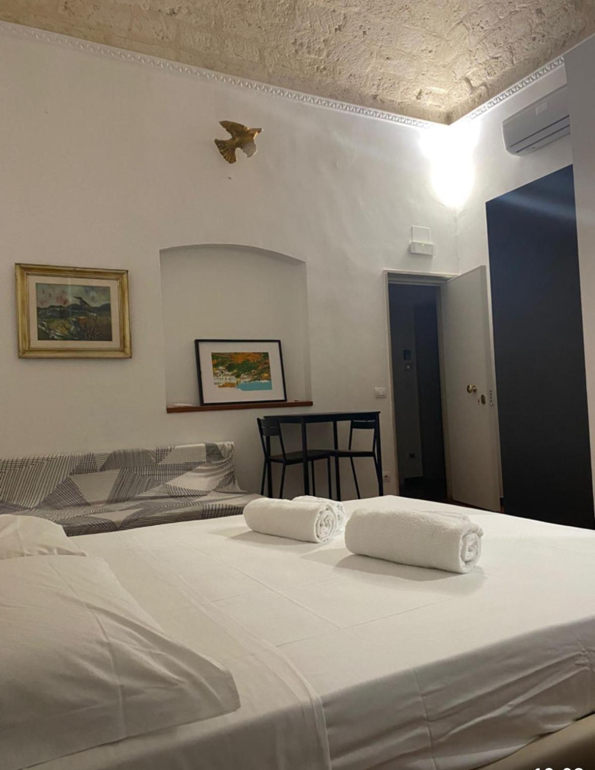 Araba Fenice Apartments - Bari Centro Bagian luar foto