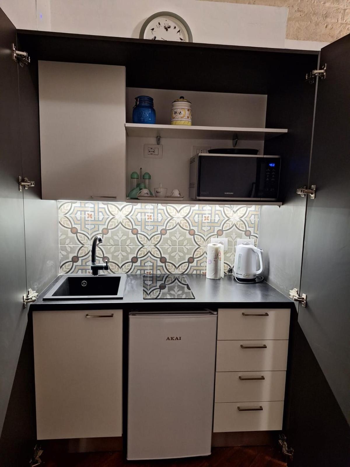 Araba Fenice Apartments - Bari Centro Bagian luar foto