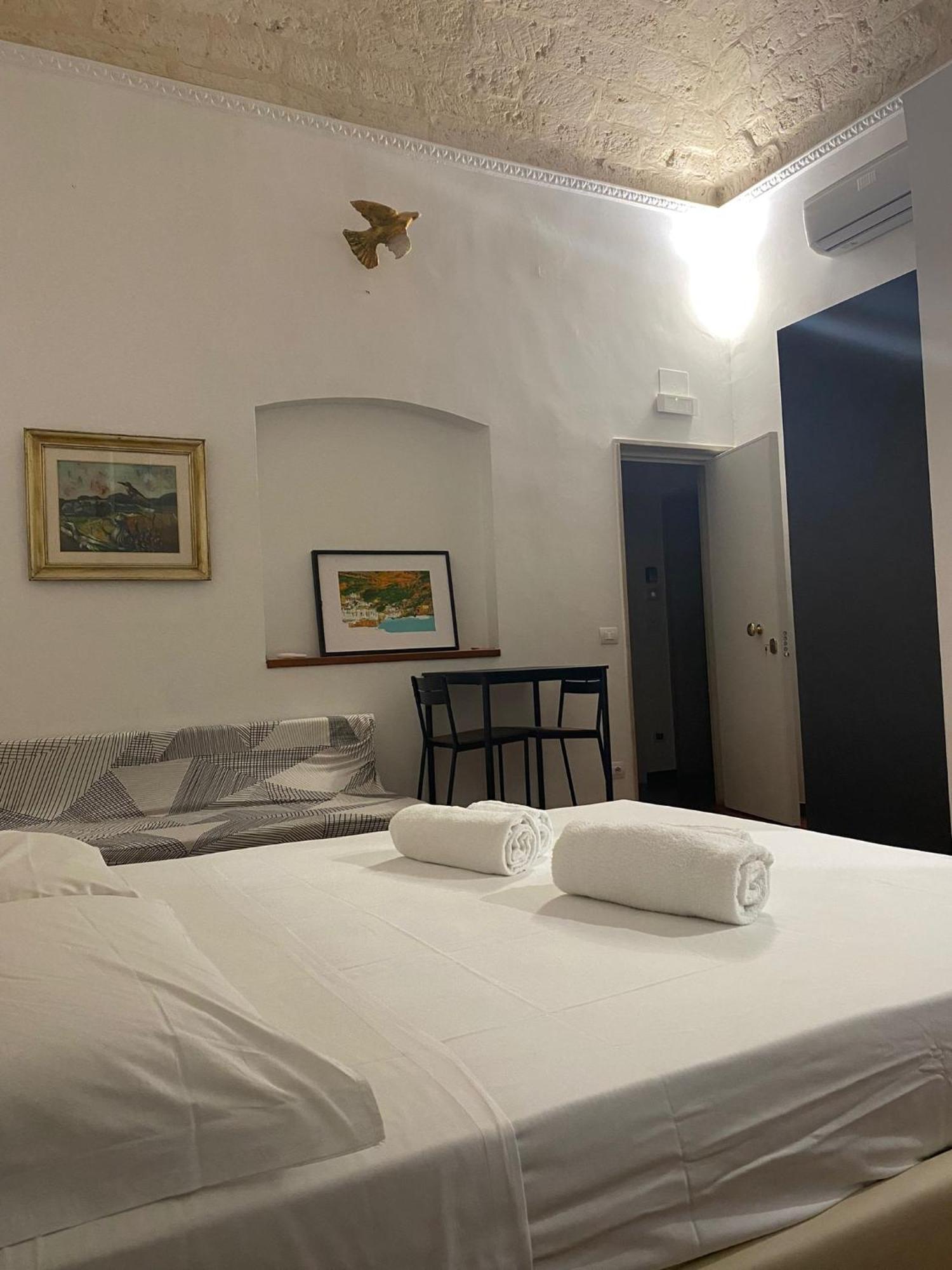 Araba Fenice Apartments - Bari Centro Bagian luar foto